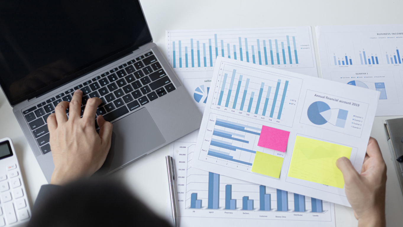 Atrévete a ser diferente, sé el primero en rentar nuestras innovadoras oficinas amuebladas en el Centro de Negocios LDU. 