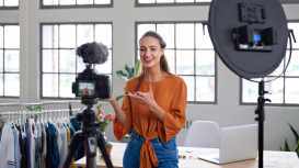 Cambia tu forma de trabajar en el Centro de Negocios LDU con nuestro coworking. 