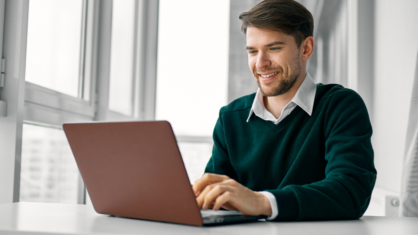 Cambia tu rutina de trabajo en el Centro de Negocios LDU con nuestro servicio de coworking. 