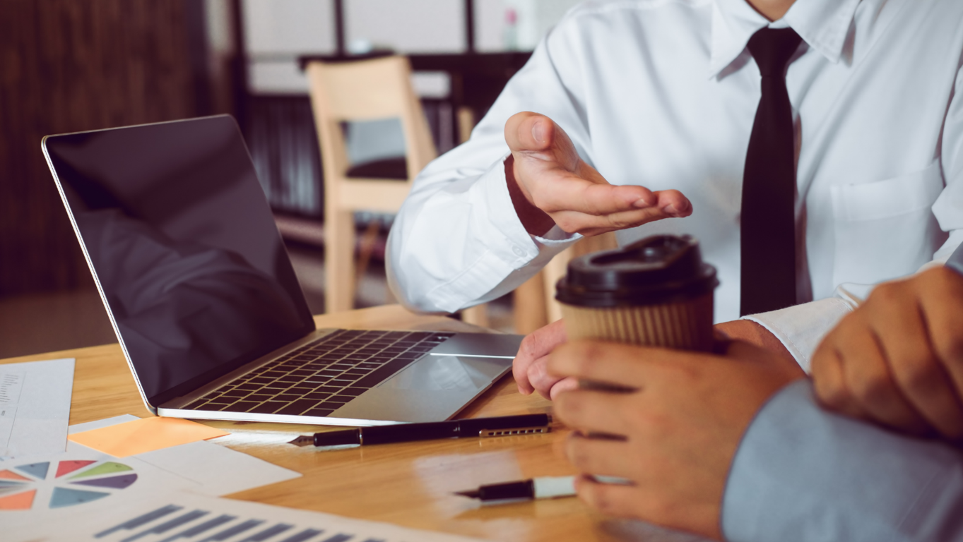 Conoce nuestro equipo de asesores profesionales en el Centro de Negocios LDU dispuestos a ayudarte en todo momento. 