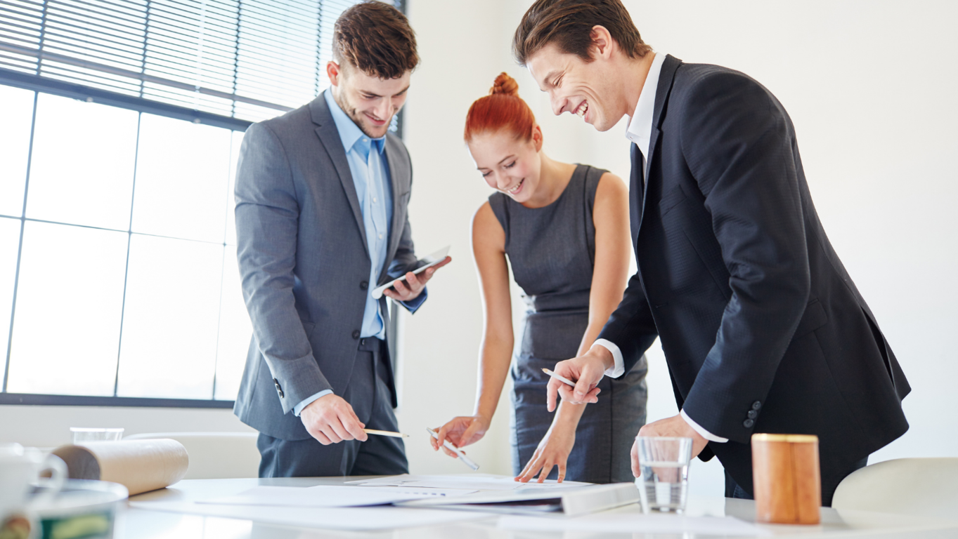 Descubre un lugar ideal para emprender cerca de tu hogar en el Centro de Negocios LDU con nuestro espacio de coworking. 