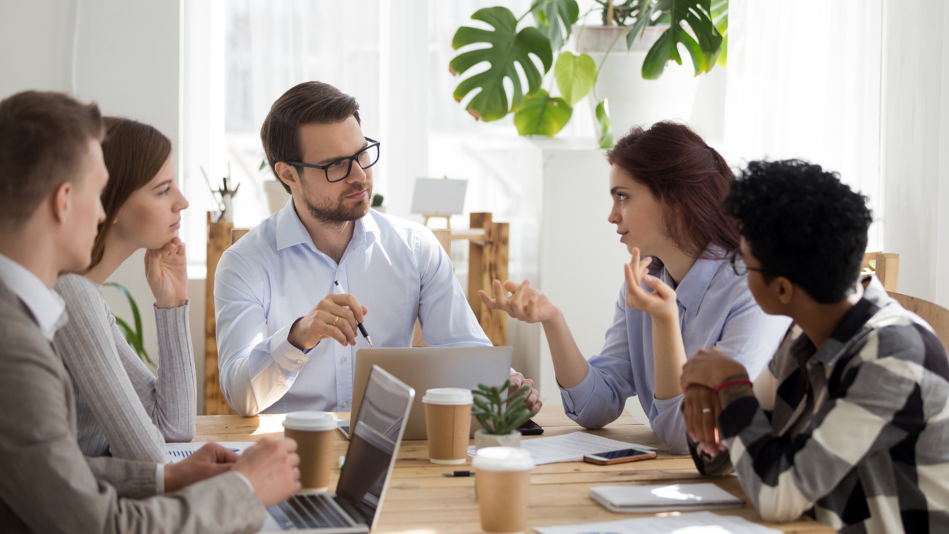 Destaca tu imagen empresarial con nuestras salas de juntas modernas 