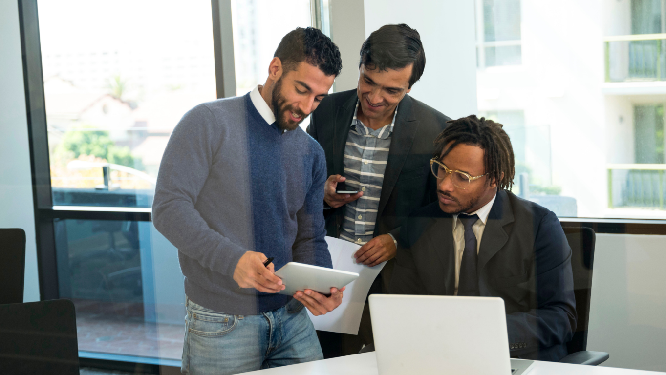 Disfruta de la flexibilidad que ofrece nuestra renta de espacios de coworking en LDU. 