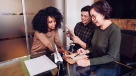 Emprende con confianza alquilando un espacio de coworking en el centro de negocios LDU. 