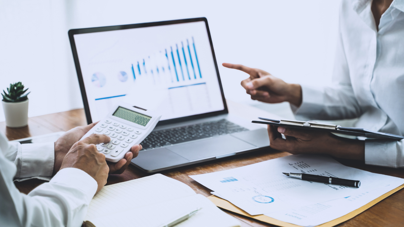 Emprende con éxito y ahorra en tus gastos con Coworking LDU. 