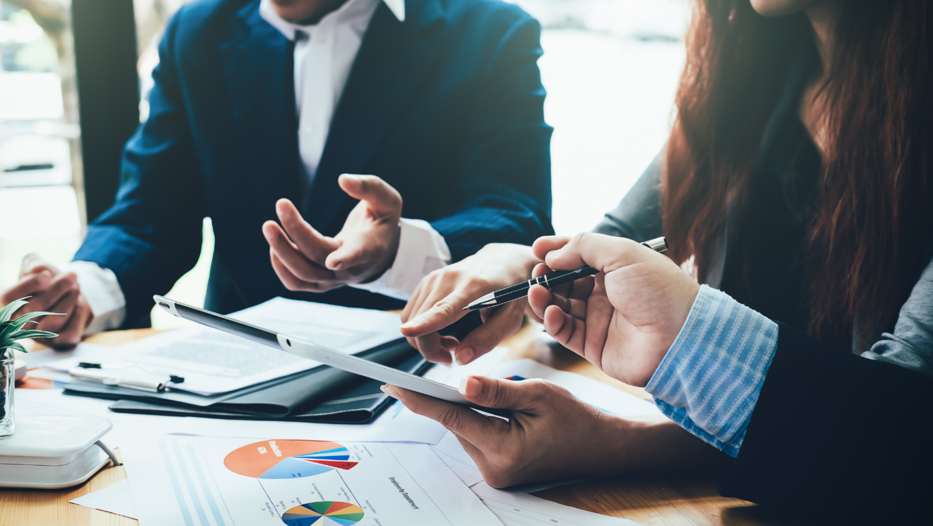 En el Centro de Negocios LDU te ofrecemos oficinas amuebladas que te brindan comodidad y ahorro de tiempo en tu rutina laboral. 