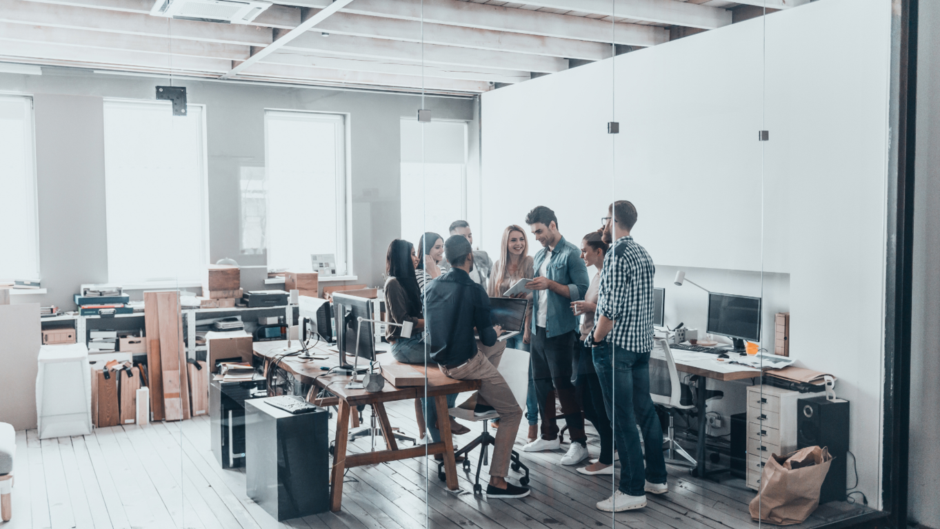 Encuentra la felicidad en tu trabajo con nuestra renta de espacios de coworking. 