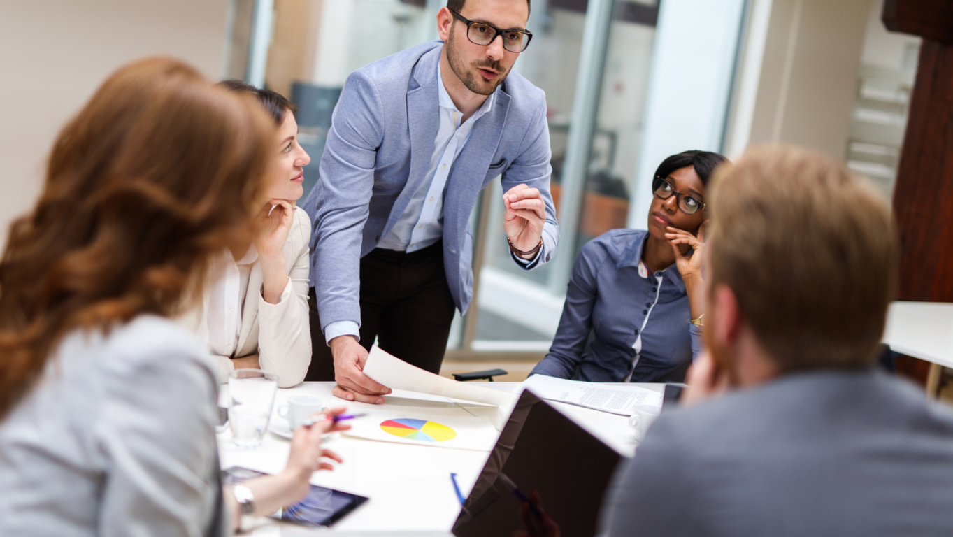 Haz crecer tu negocio rodeado de innovación en nuestras oficinas amuebladas 