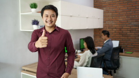 Haz crecer tu negocio sin gastar de más. Alquila nuestras oficinas amuebladas en el centro de negocios 