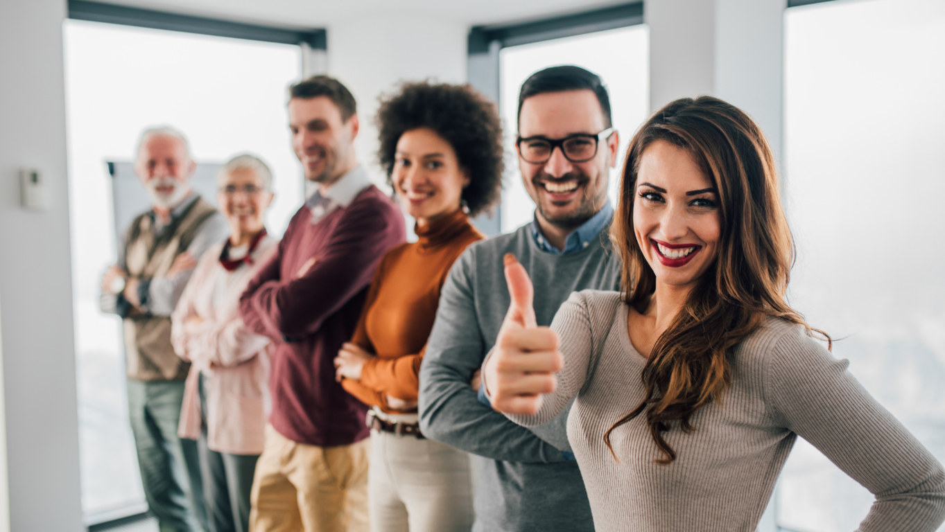 Maximiza tu eficiencia con nuestra renta de espacios de coworking en el centro de negocios. 