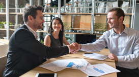 No dejes que el miedo te detenga, alquila una sala de juntas y triunfa 
