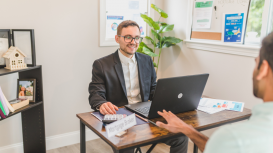 No dejes que tus gastos de oficina te abrumen, elige Coworking LDU. 