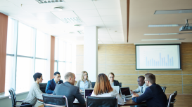 No pierdas más tiempo en reuniones improductivas, ven a nuestro espacio de coworking en el Centro de Negocios LDU. 