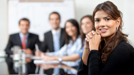 Optimiza la eficiencia de tus reuniones alquilando nuestras Salas de Juntas equipadas 