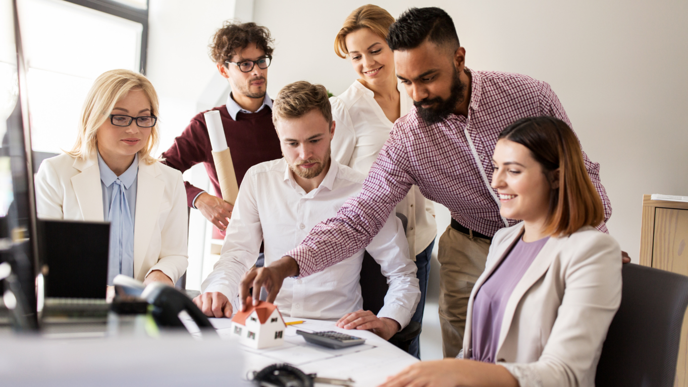 ¿Necesitas un lugar para hacer networking con otros profesionales? Descubre nuestro coworking en LDU 