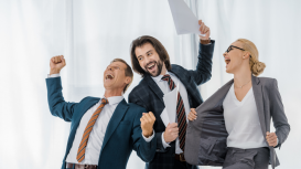 Optimiza tus reuniones en nuestras salas de juntas equipadas con tecnología avanzada 