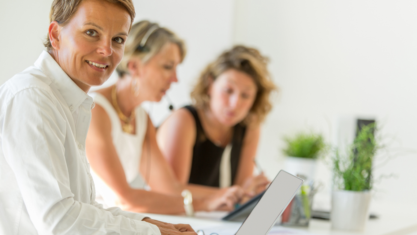¿Necesitas un lugar para inspirarte y generar ideas innovadoras? Descubre nuestro coworking en LDU 