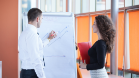 Potencia la imagen de marca alquilando nuestras exclusivas Salas de Juntas 