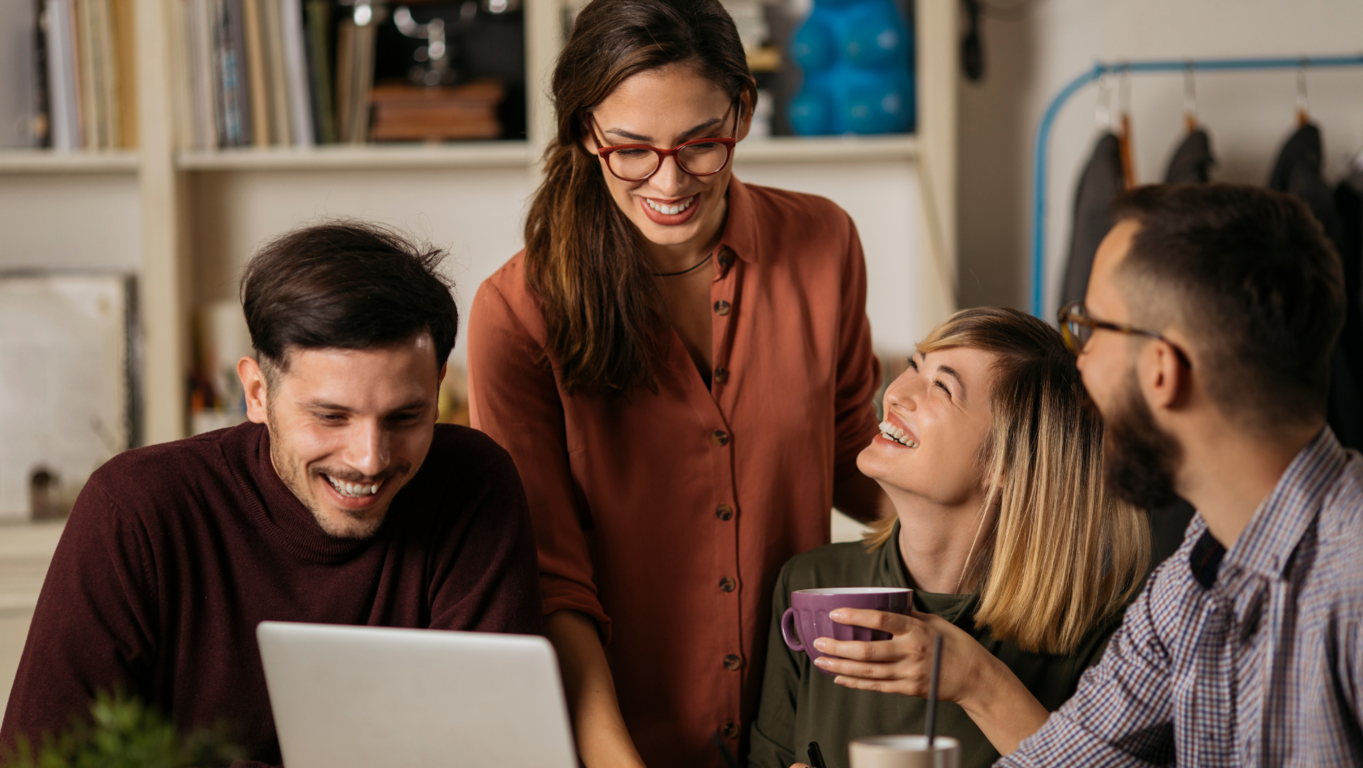 Potencia tu creatividad con nuestras oficinas amuebladas de diseño moderno 