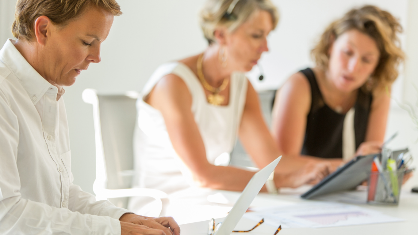 ¿Quieres establecer una base en el Centro de Negocios LDU y expandir tu empresa? Ven y conoce nuestras opciones. 