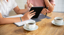 Supera tus inseguridades y construye relaciones sólidas en tus reuniones 