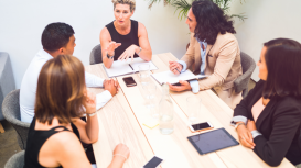 Supera tus inseguridades y lidera con confianza en tus reuniones estratégicas 