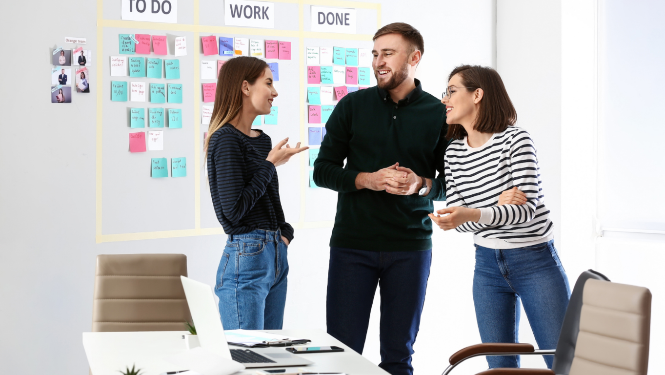Trabaja de manera colaborativa en nuestras oficinas Coworking y crece junto a otros profesionales. 