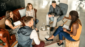 Trabaja en un ambiente colaborativo y creativo en nuestro espacio de coworking en el Centro de Negocios LDU. 