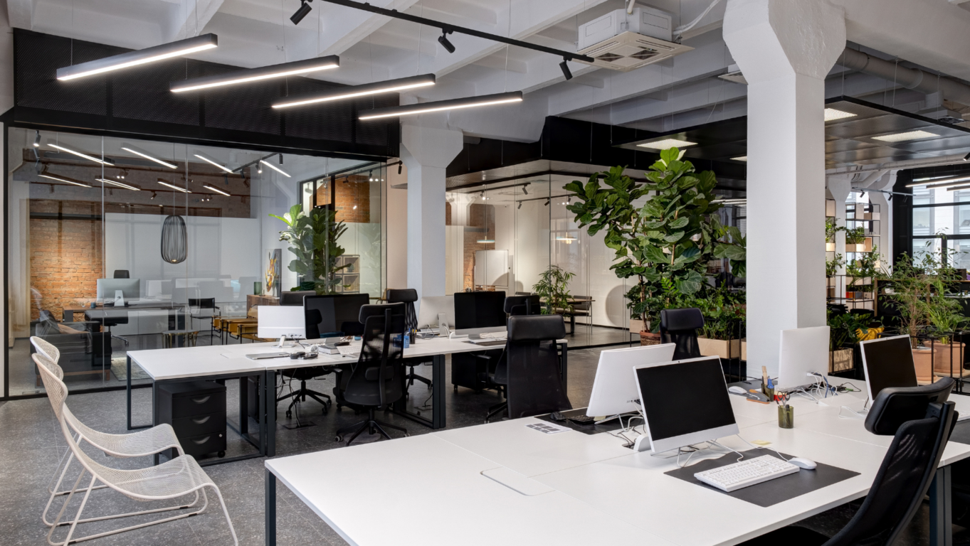 Trabaja en un espacio moderno y equipado con tecnología de vanguardia en nuestras oficinas amuebladas 