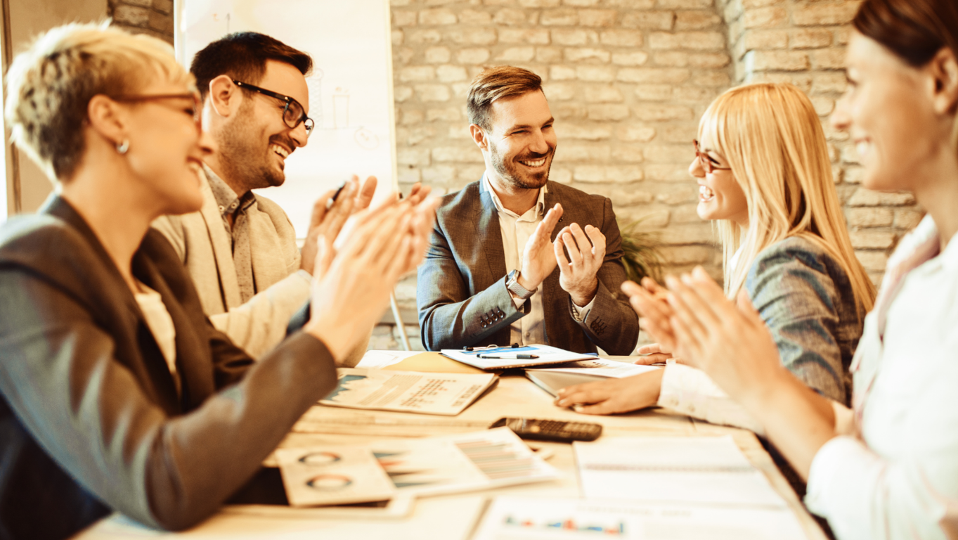 Ahorra dinero en tu empresa al rentar nuestras oficinas virtuales de alta calidad. 