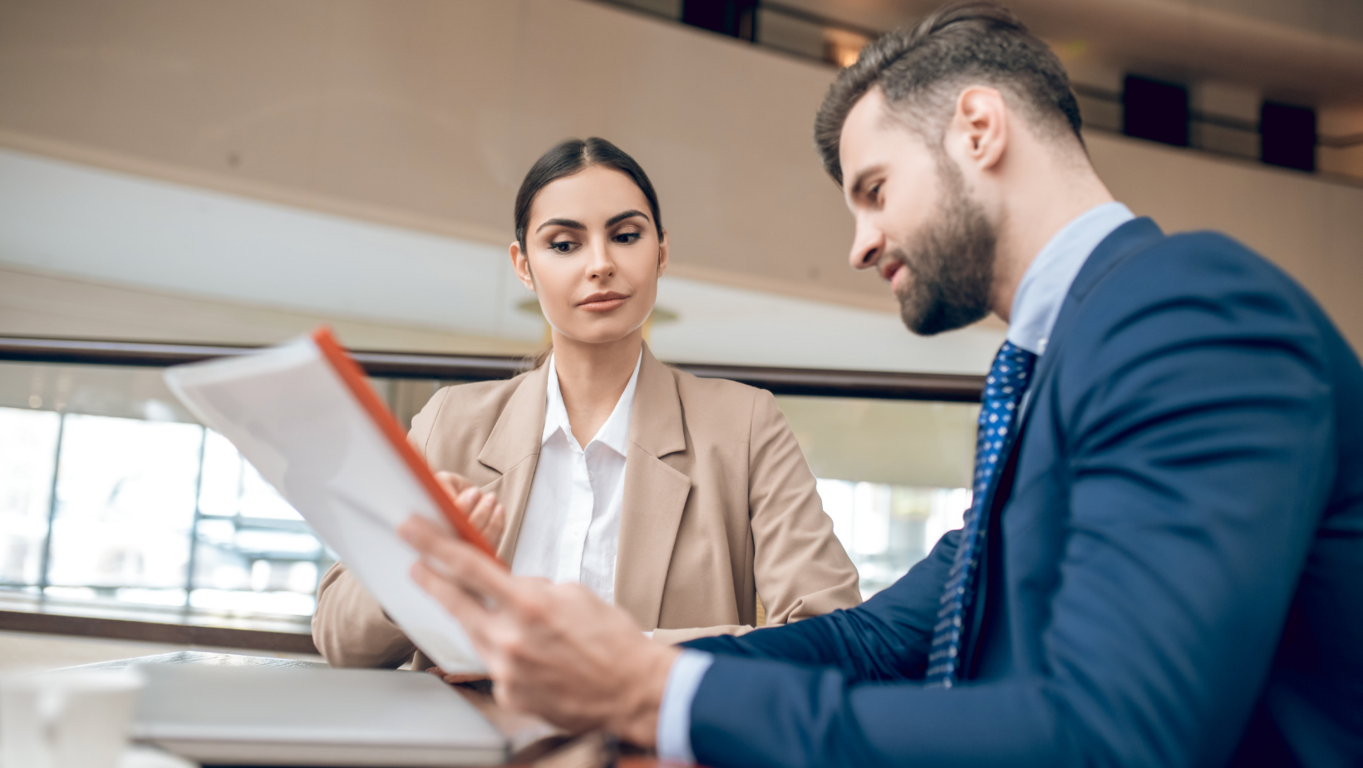 Ahorra dinero en tu empresa al rentar nuestras oficinas virtuales de calidad superior. 