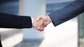 Ahorra tiempo con nuestras oficinas amuebladas en el Centro de Negocios LDU. 