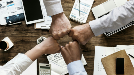 ¡Disfruta de espacios de trabajo modernos en el Centro de Negocios LDU y destaca! 